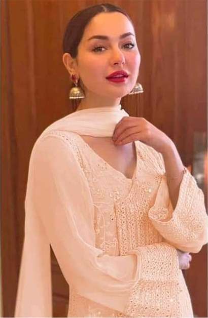 Rose Aynoor S93 Open pic by Shanaya